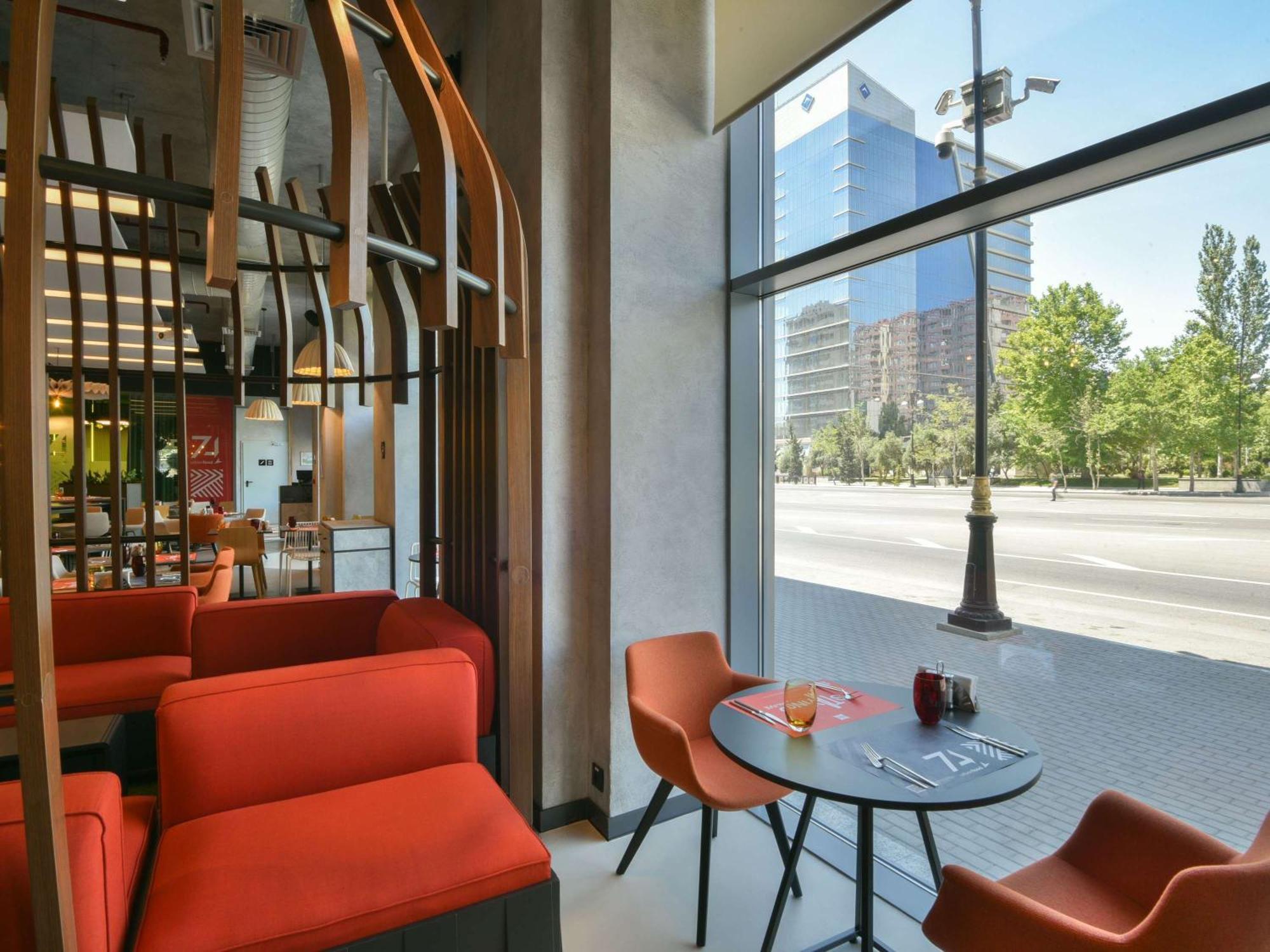Ibis Baku City Екстер'єр фото