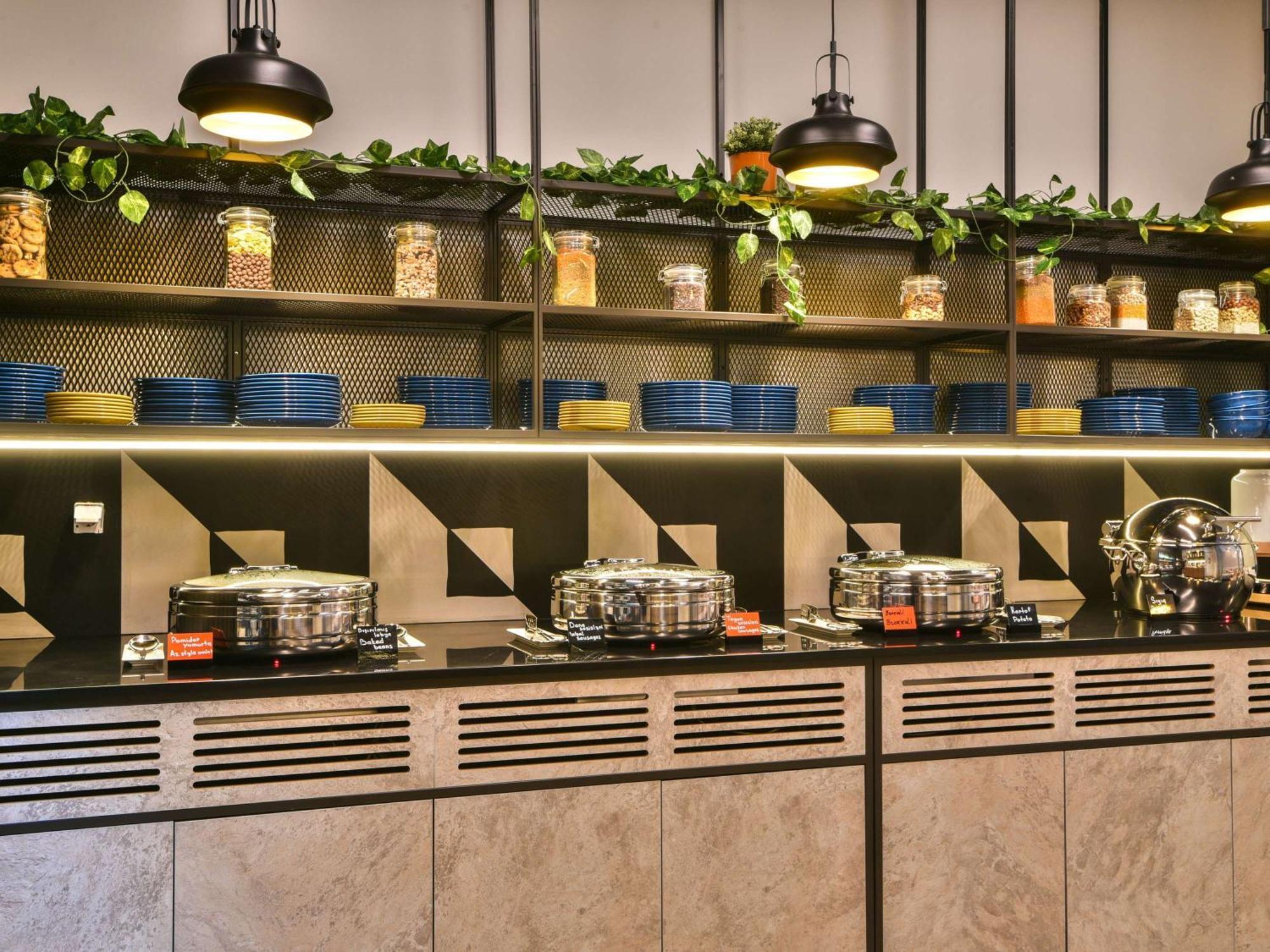 Ibis Baku City Екстер'єр фото