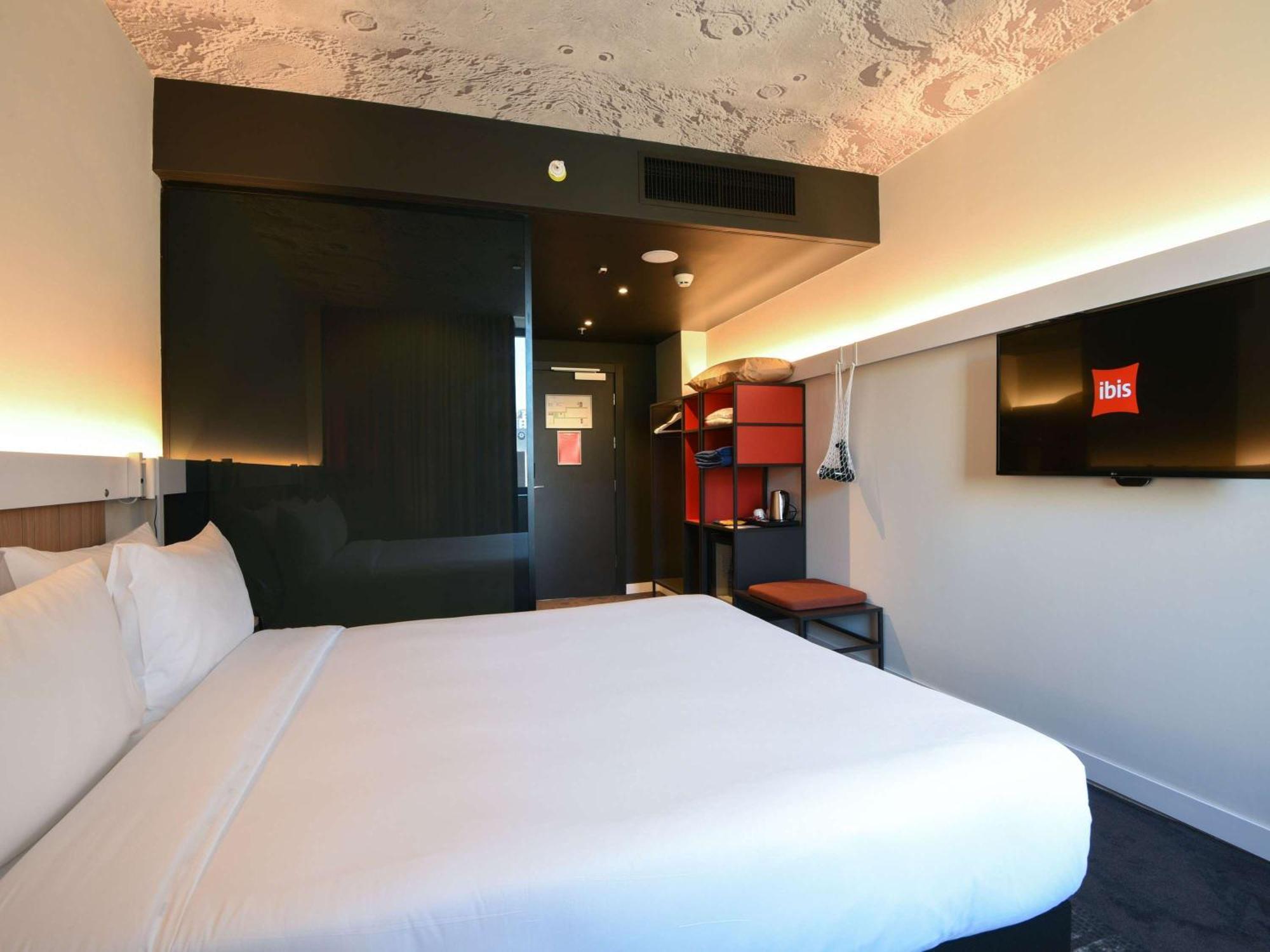 Ibis Baku City Екстер'єр фото