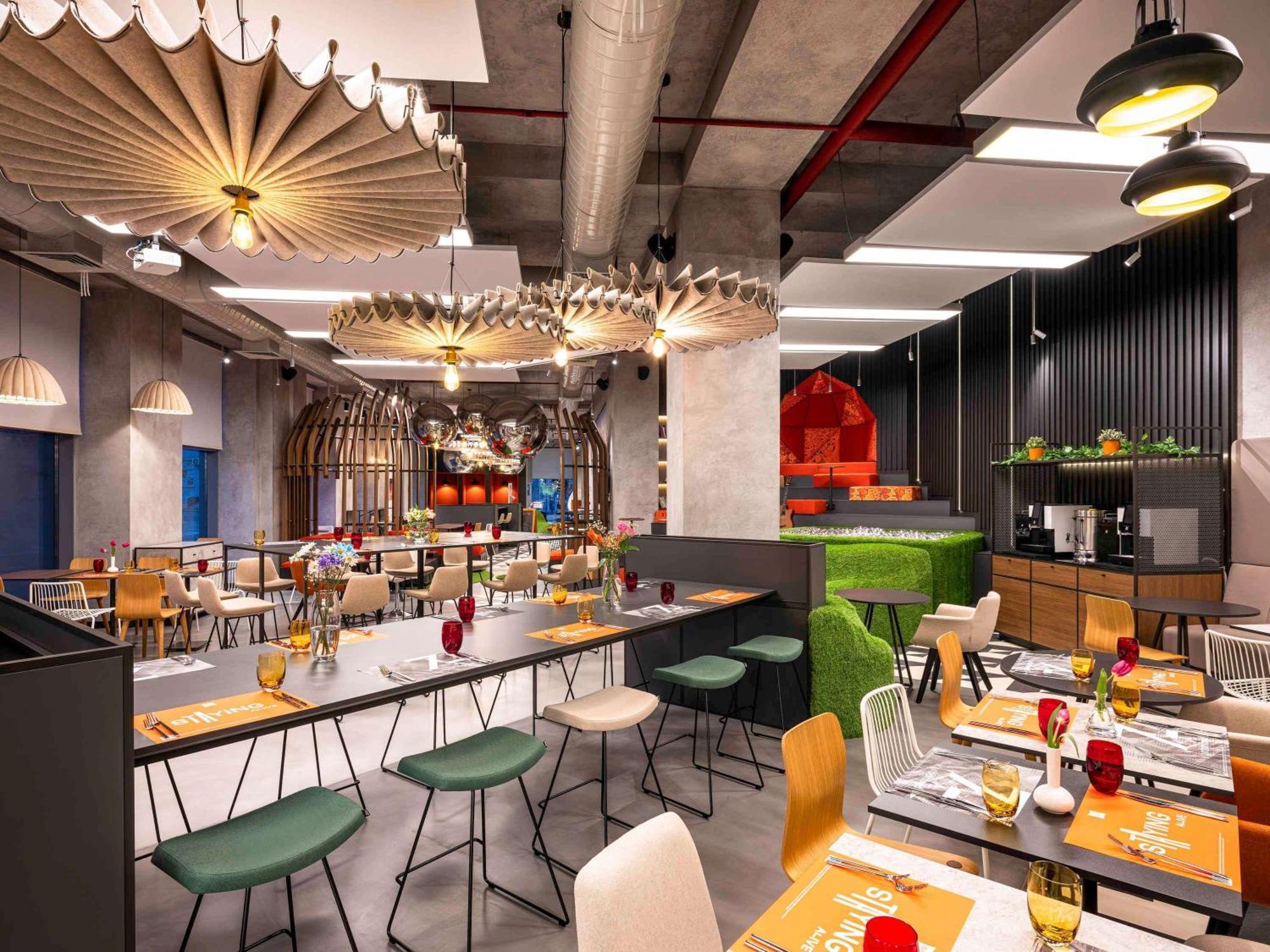 Ibis Baku City Екстер'єр фото